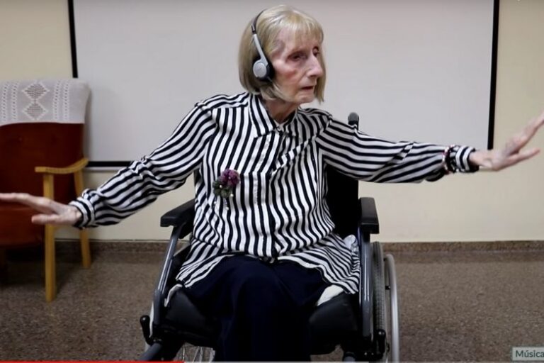 Prima Ballerina with Alzheimer’s remembers choreography when she listens to the Swan Lake